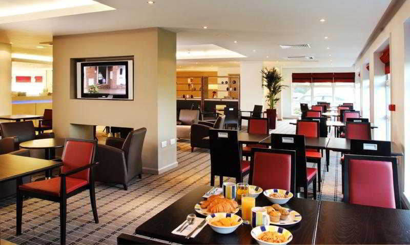 Express West By Ihg Hotel