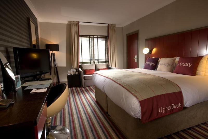 Hotel Village Swindon