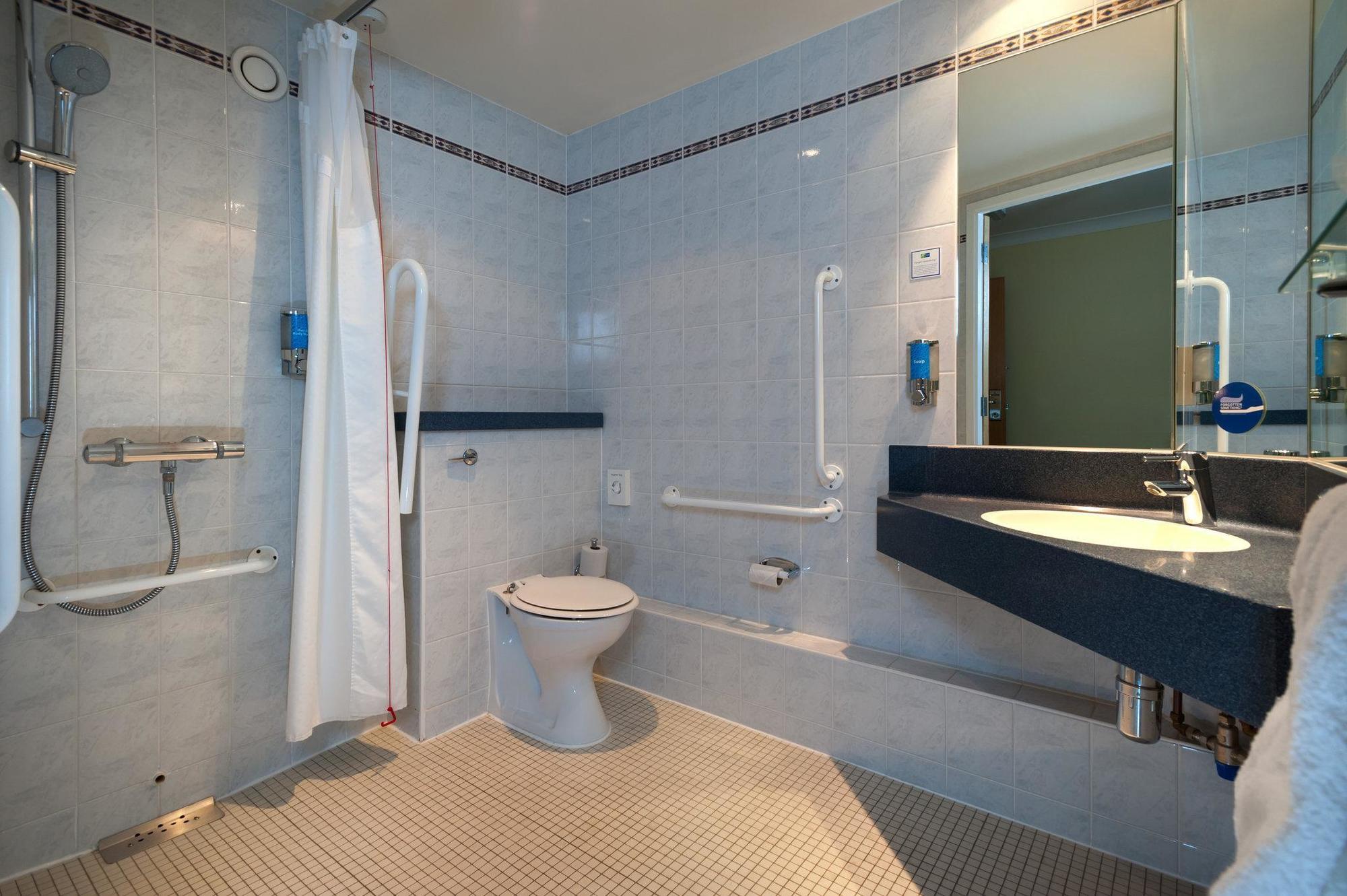 Express West By Ihg Swindon