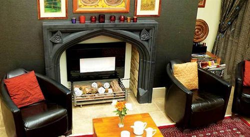 The Highworth 3*