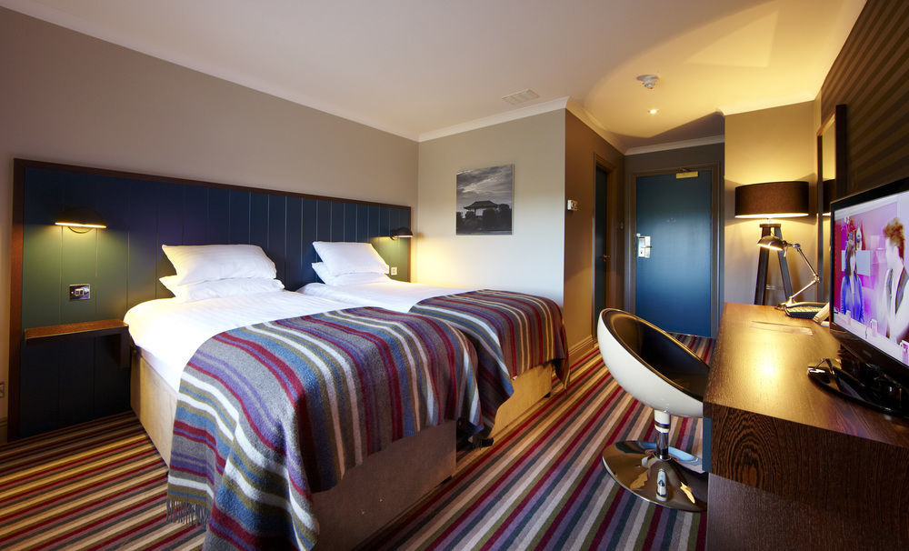 Village 3* Swindon