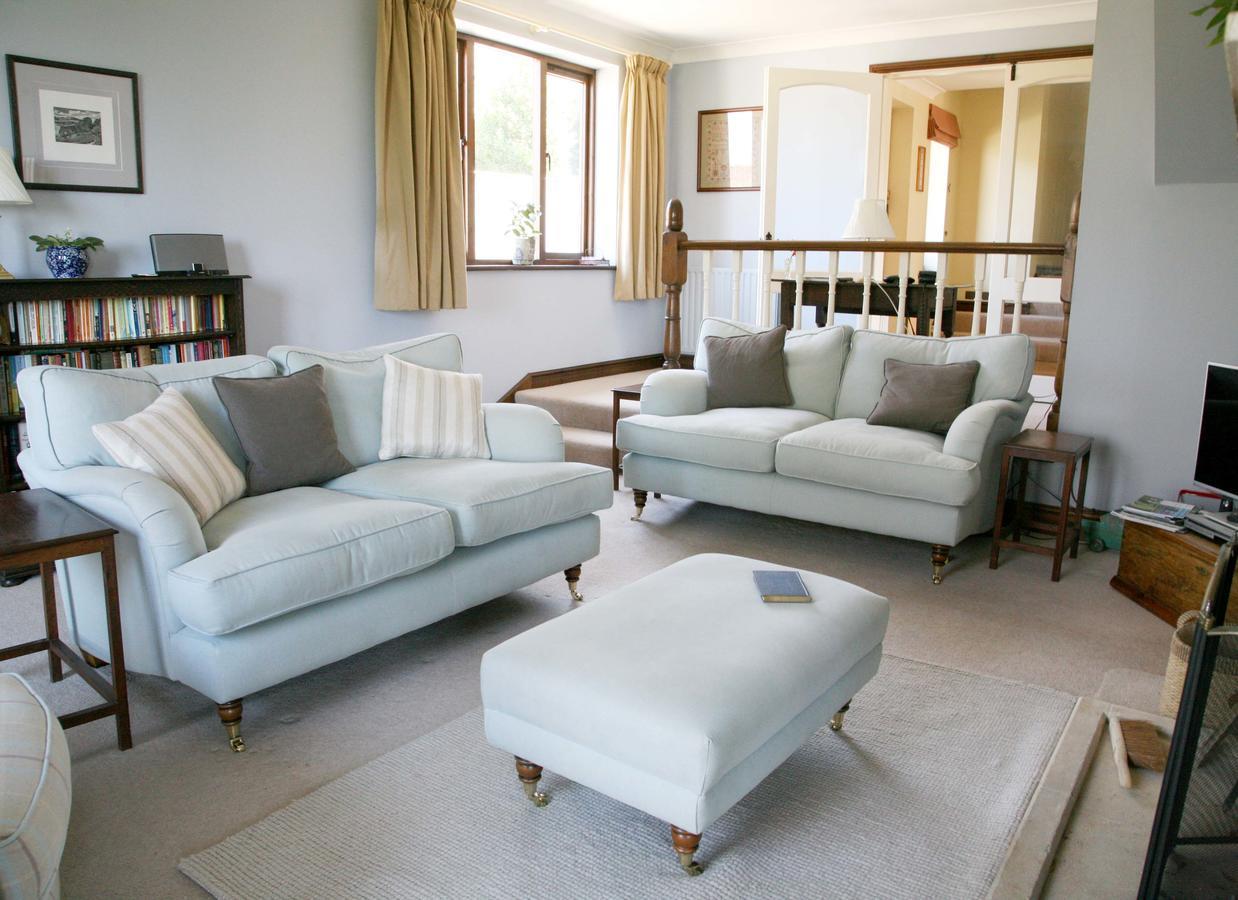 Meadowbank House * Swindon