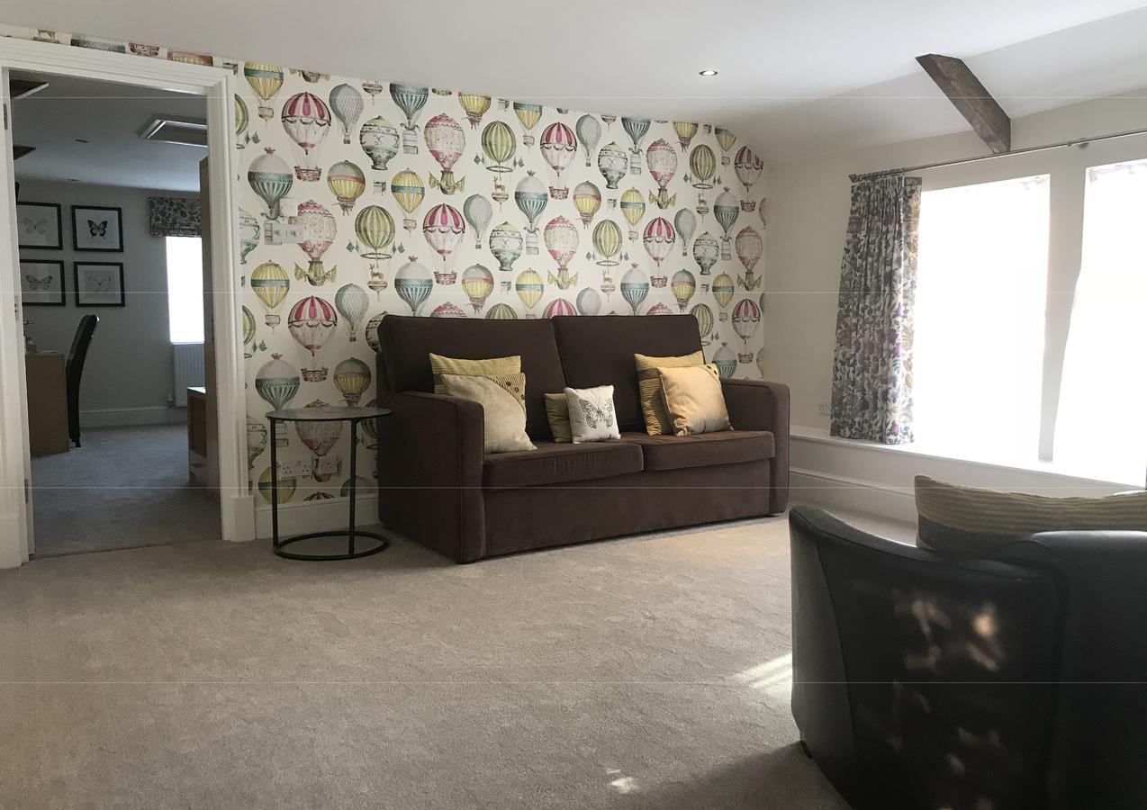 The Highworth 3*