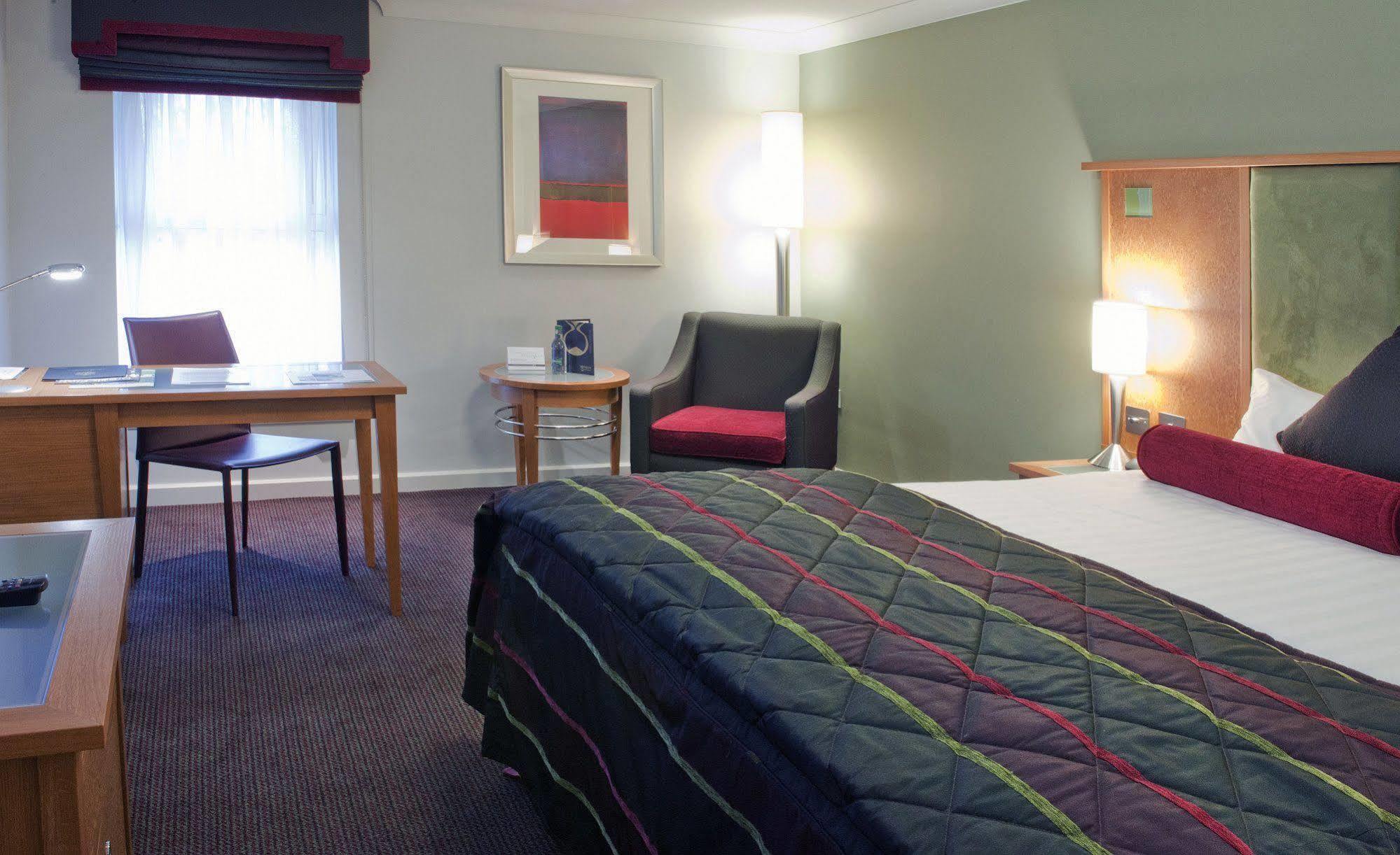 Alexandra House Hotel Swindon