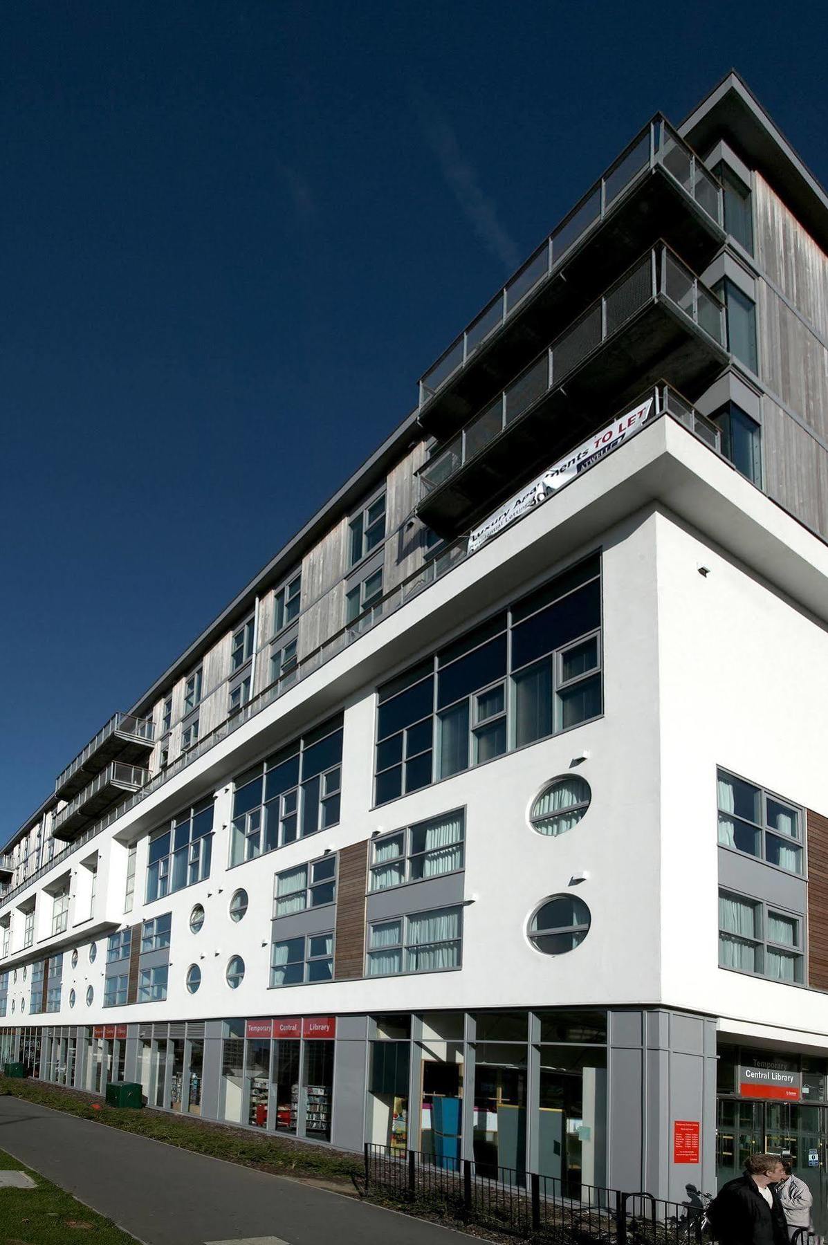 The Paramount, Apartamento Swindon