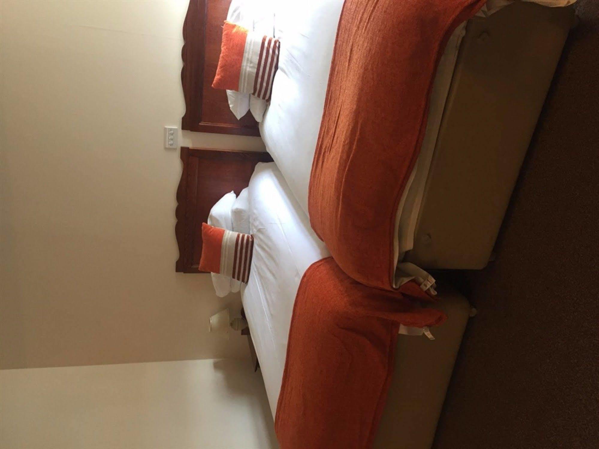 Hotel The Crown 3*
