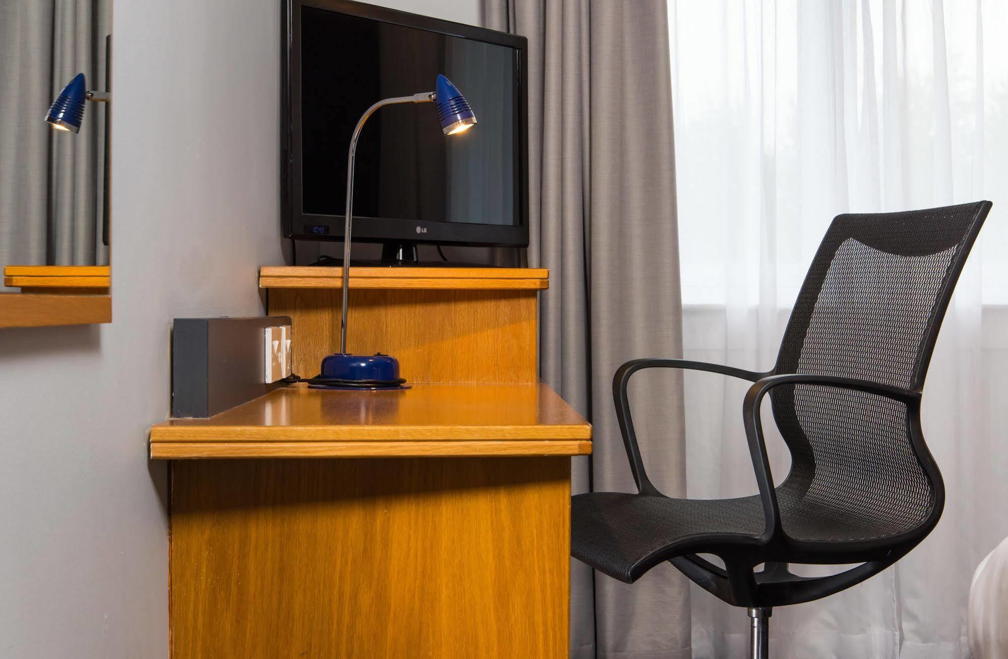 Hotel Express West By Ihg Swindon