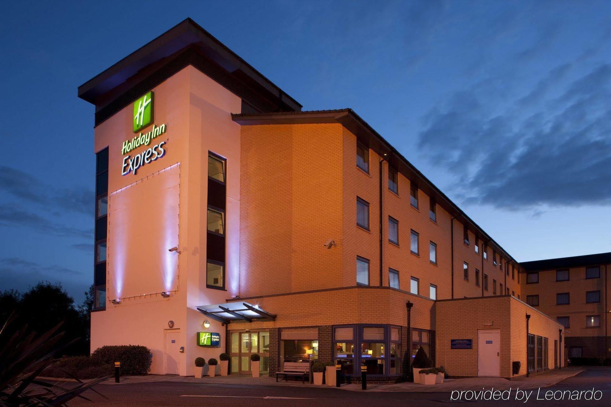 Express West By Ihg Swindon