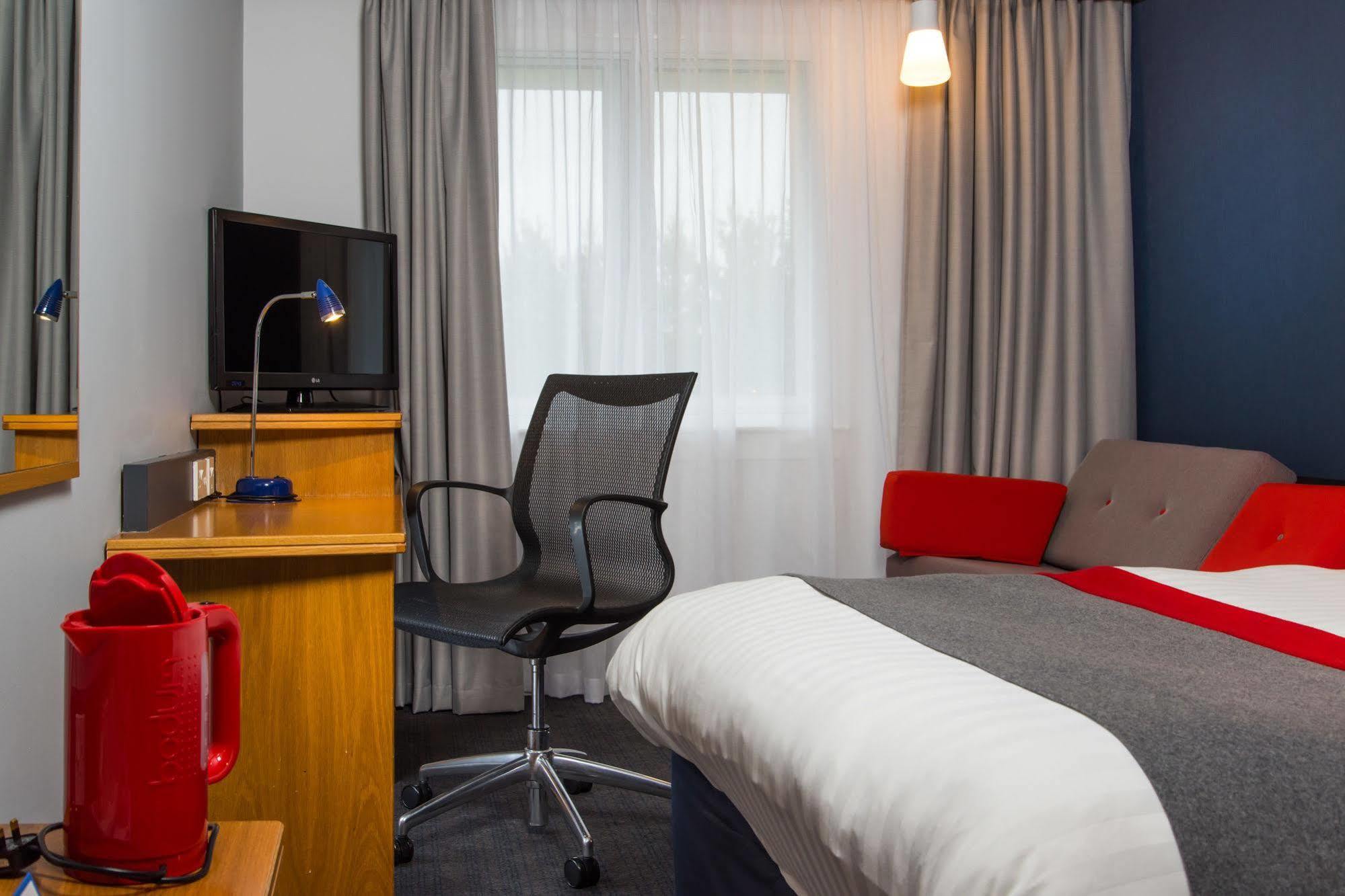 Hotel Express West By Ihg 3*