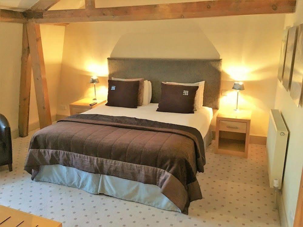 The Highworth 3* Swindon