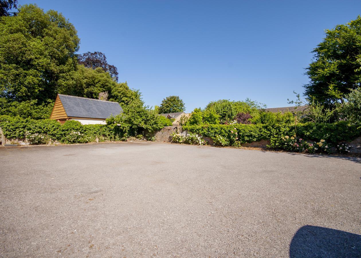 The Highworth 3*