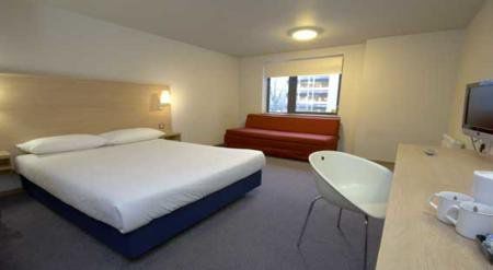 Travelodge Hotel 3*