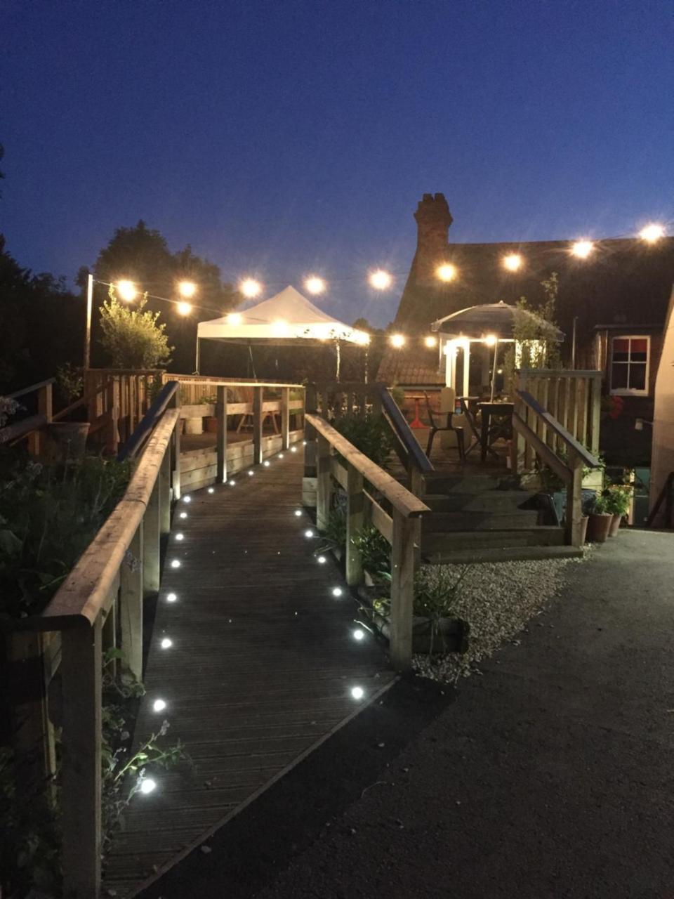 Helen Browning's Royal Oak Inn 4*