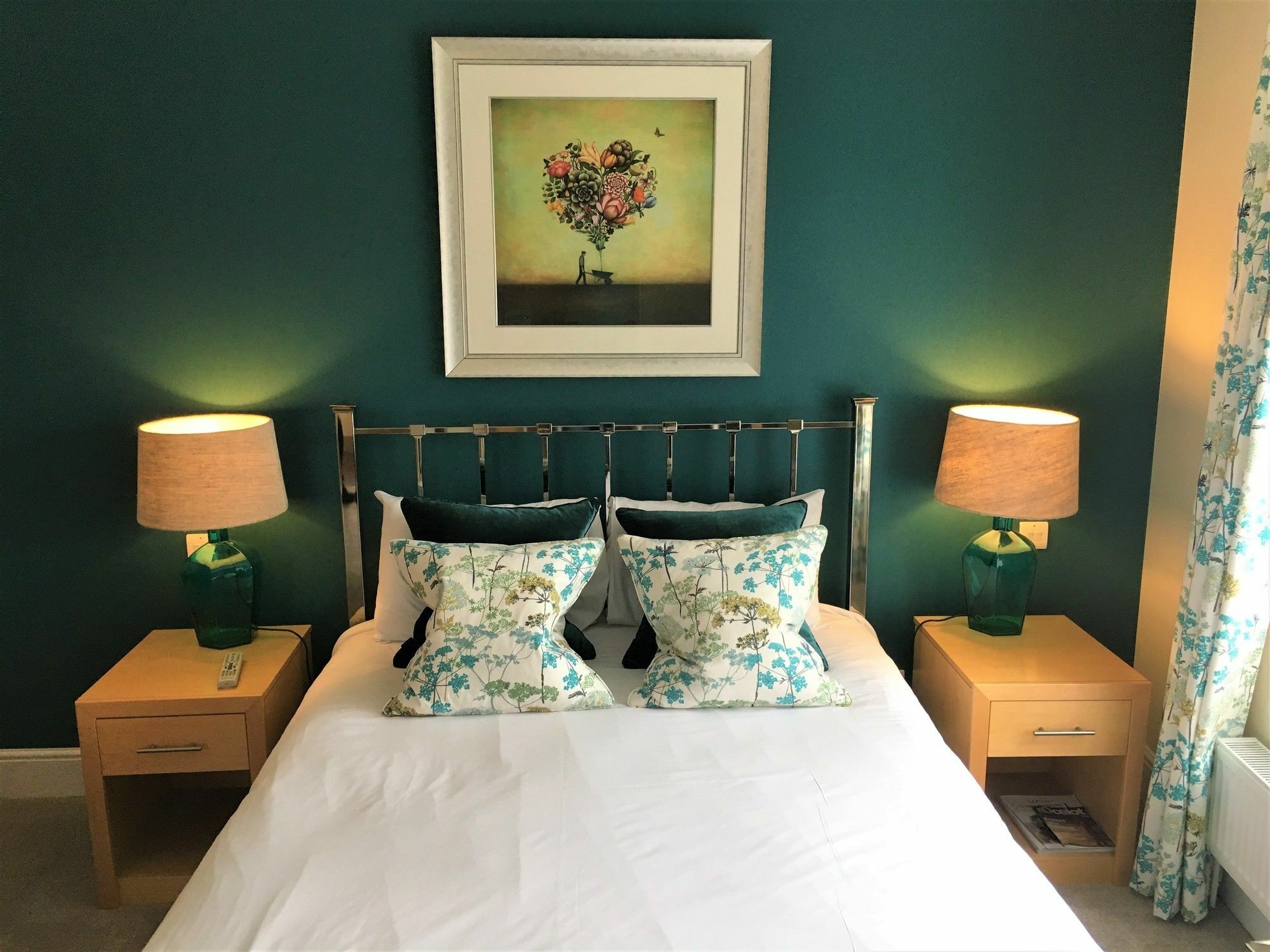 The Highworth 3* Swindon