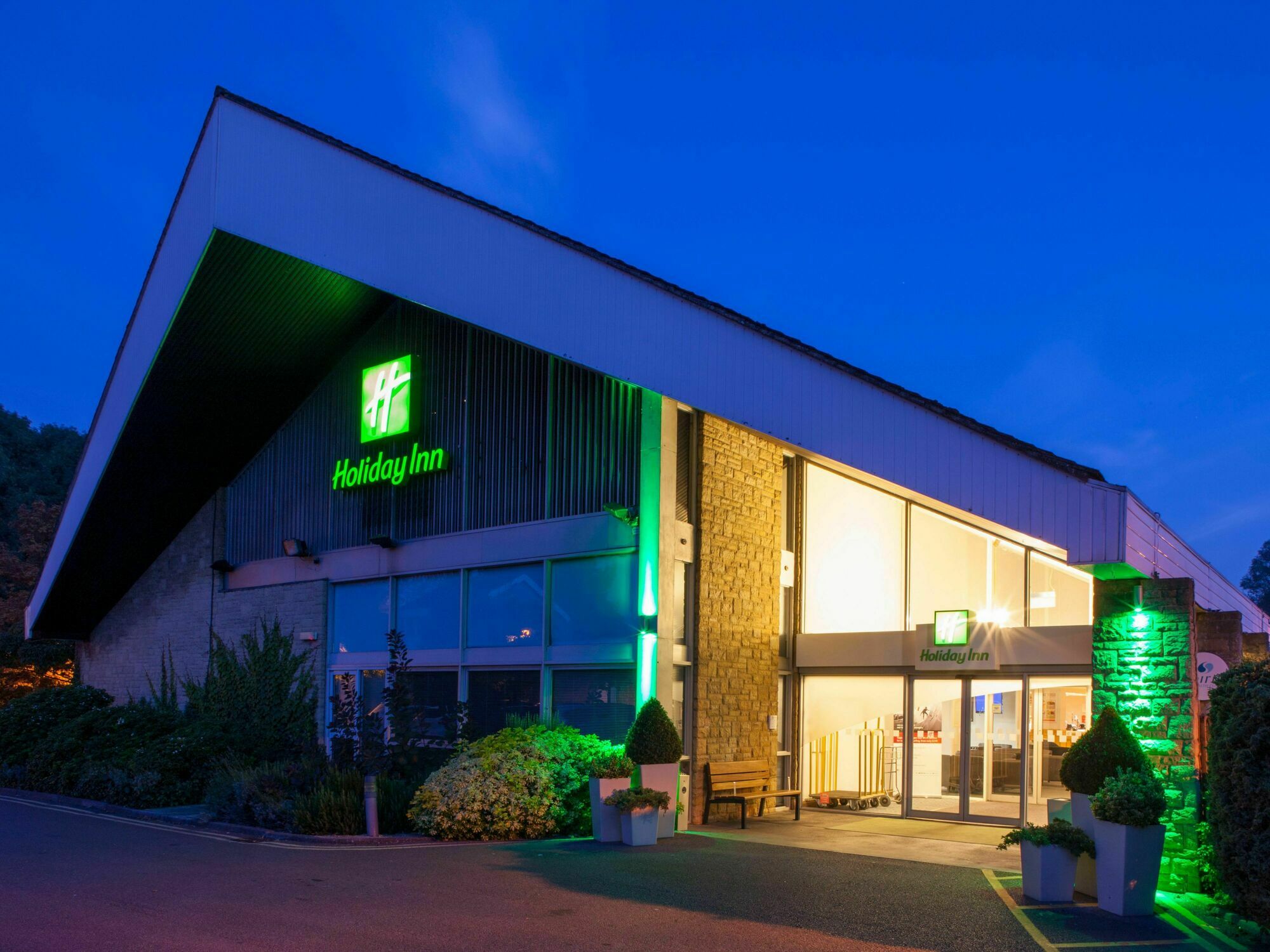 Hotel By Ihg