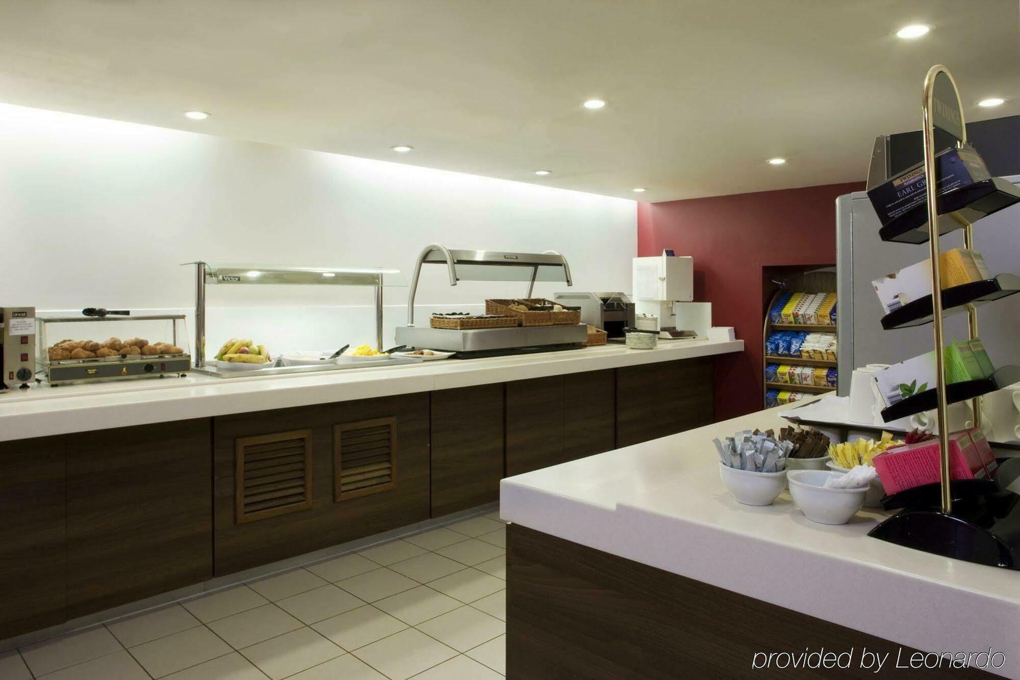 Express West By Ihg Swindon