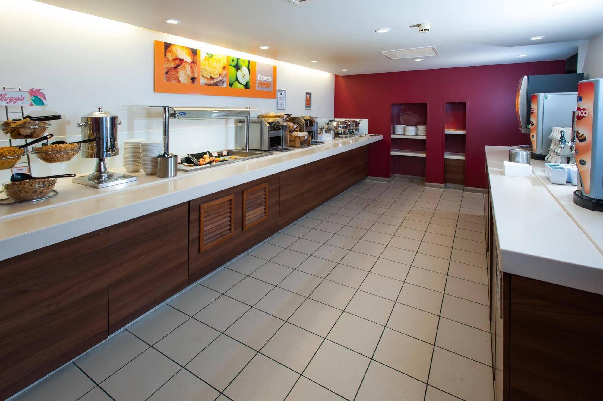 Hotel Express West By Ihg Swindon