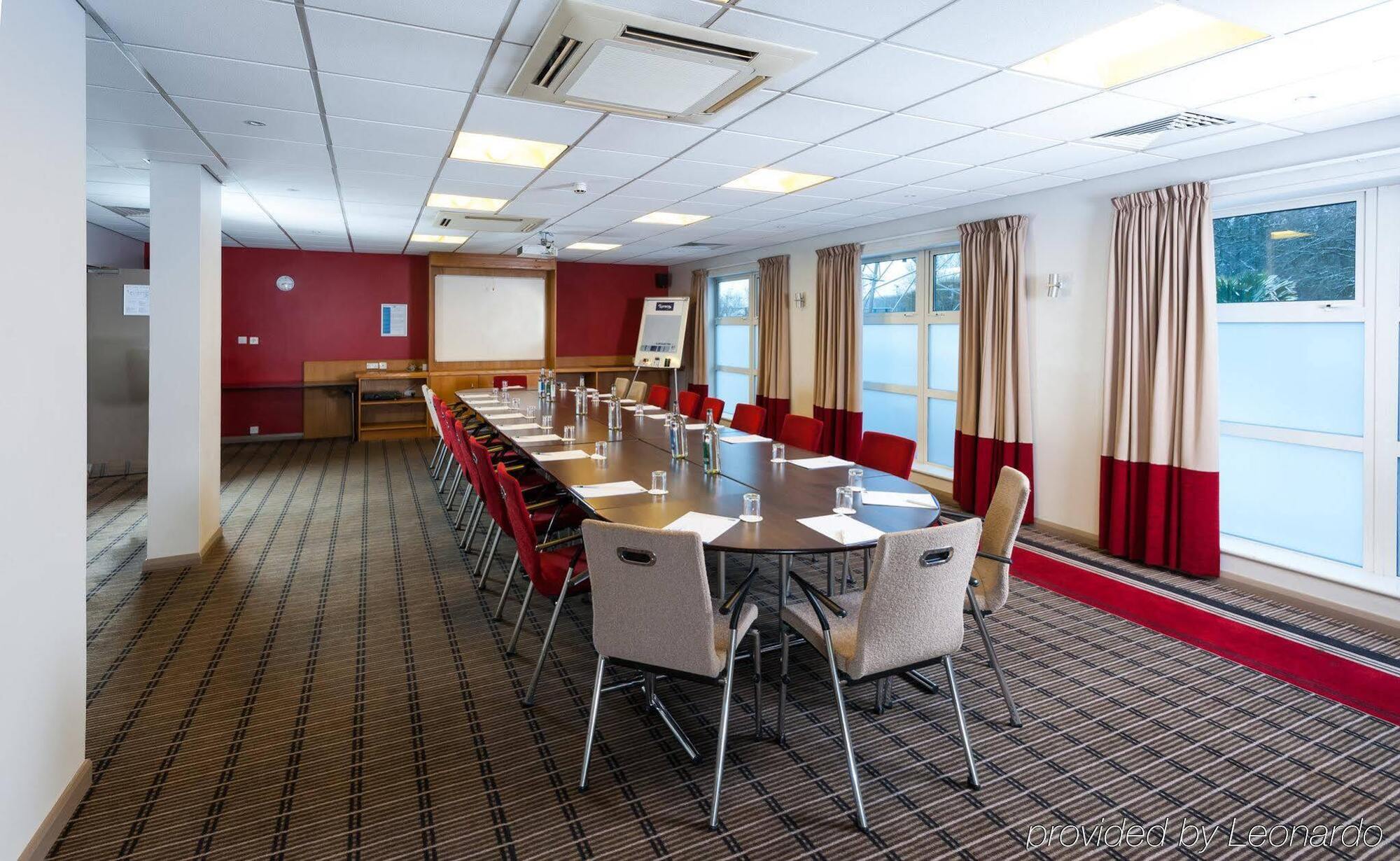 Express West By Ihg Hotel Swindon