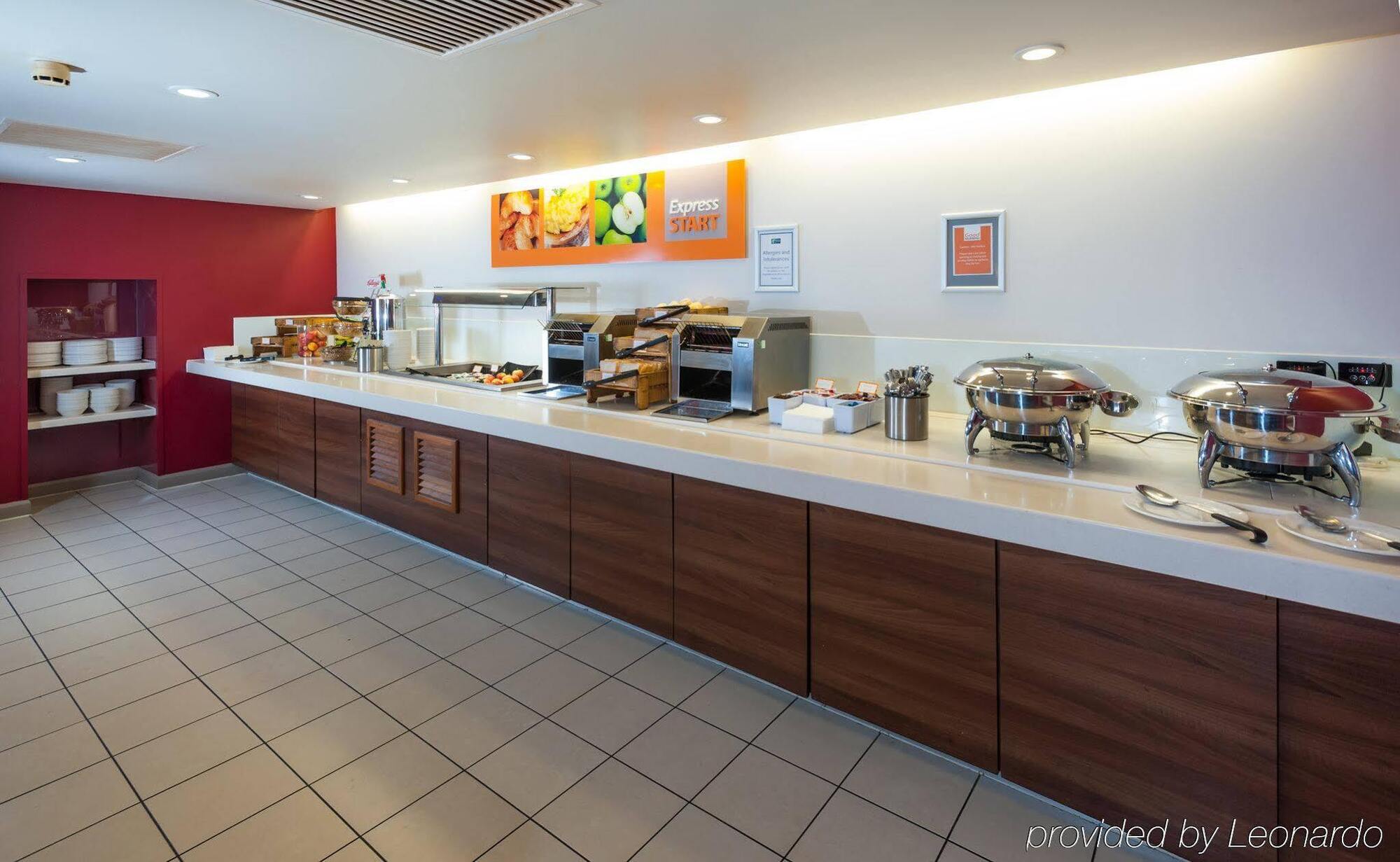 Express West By Ihg 3*