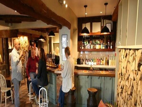The Fox & Hounds 3* Swindon